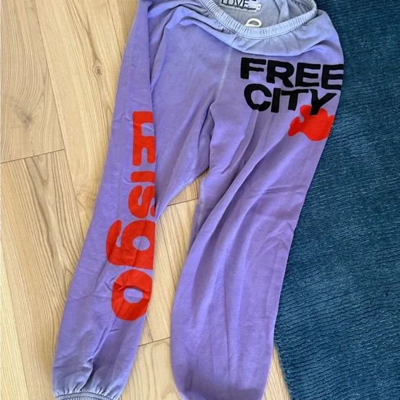 Freecity Lavender Sweatpants - Picture 1 of 2